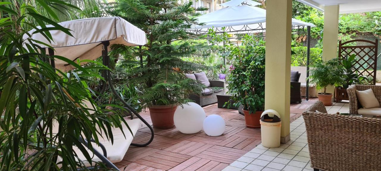Hotel Beppe Ріміні Екстер'єр фото