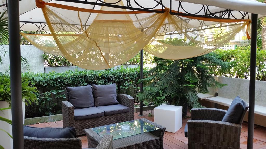 Hotel Beppe Ріміні Екстер'єр фото