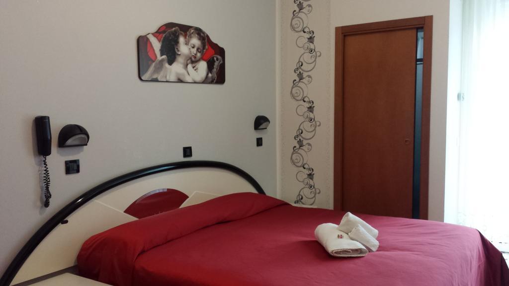 Hotel Beppe Ріміні Екстер'єр фото