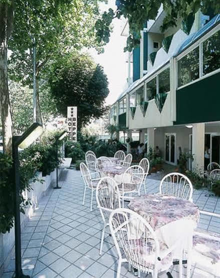 Hotel Beppe Ріміні Екстер'єр фото