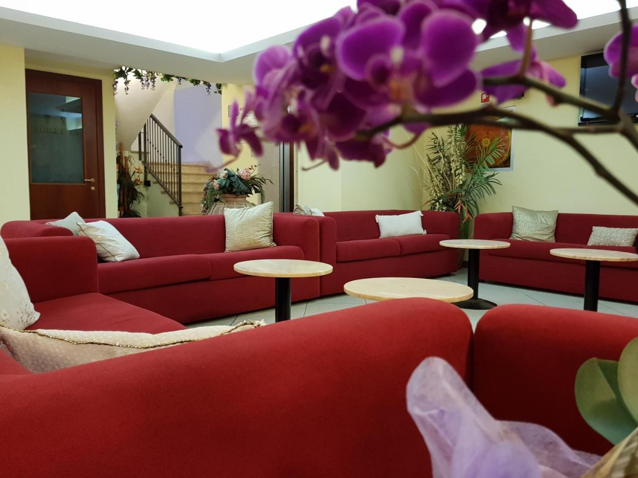 Hotel Beppe Ріміні Екстер'єр фото